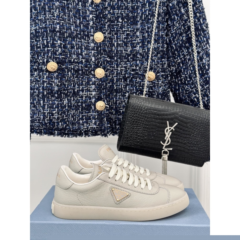 Pra*a casual shoes